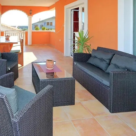 Apartman Majda 2 *
