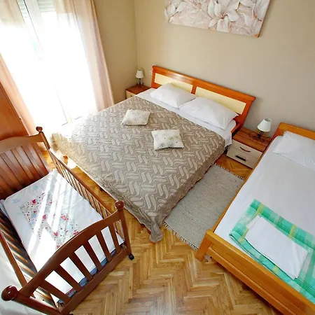 Apartment Apartman Majda 2