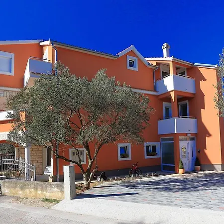 Apartamento Apartman Majda 2 *