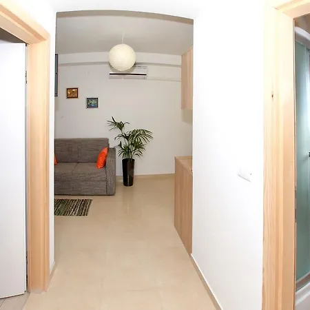 Apartment Apartman Majda 2 *