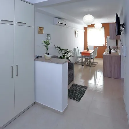 Apartman Majda 2 *