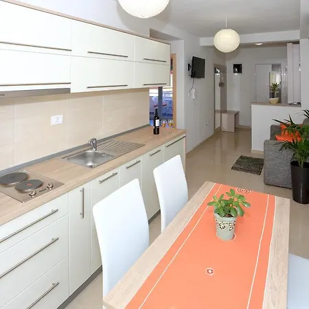Apartman Majda 2 * Bibinje