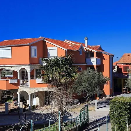 Apartman Majda 2 *