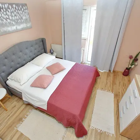 Apartment Apartman Majda 2 *