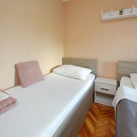 Apartman Majda 2 *