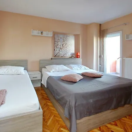Apartman Majda 2 *