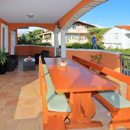 Apartment Apartman Majda 2