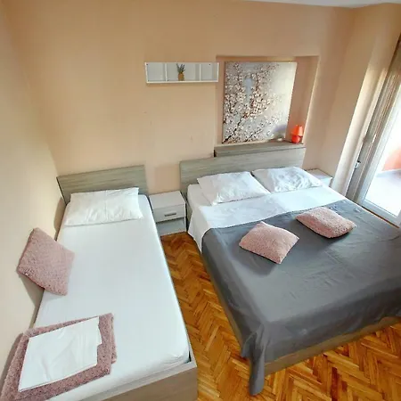 Apartment Apartman Majda 2 *